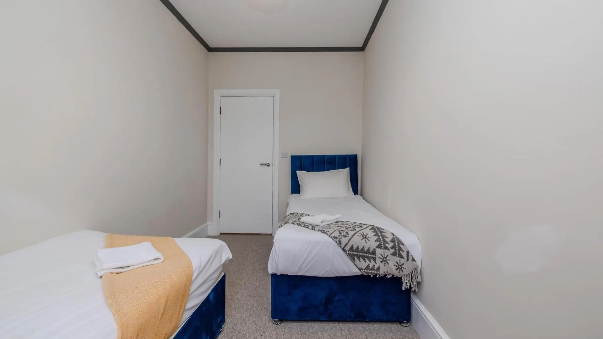 Stunning Seaview 3 Bedroom Flat Next To Brighton Beach Sleep 6 Guests Rf4 0*,  United Kingdom